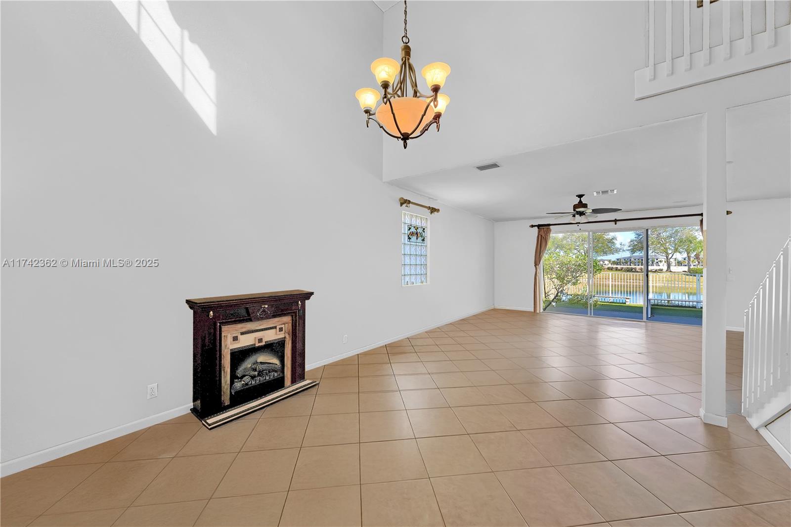 207 Berenger Walk