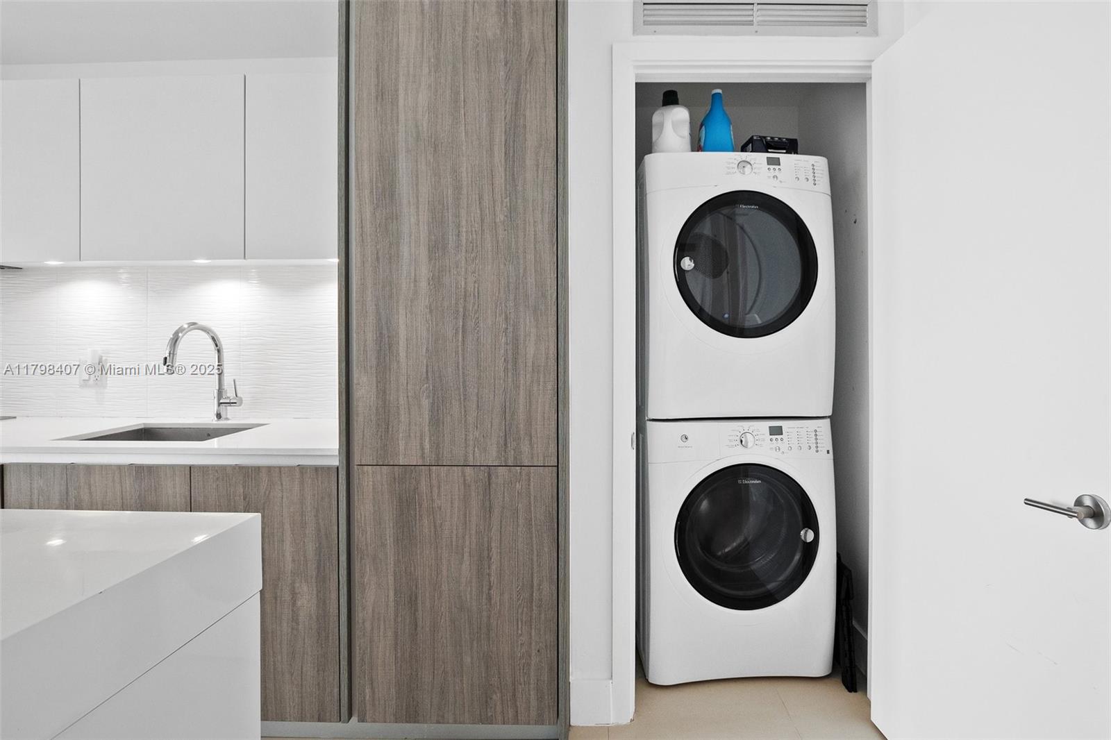 BISCAYNE BEACH CONDO - Residential