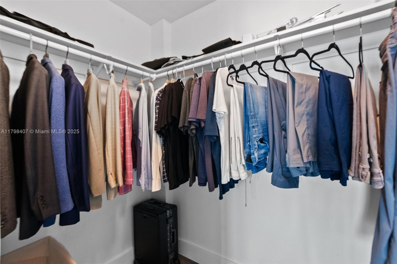 BISCAYNE BEACH CONDO - Residential