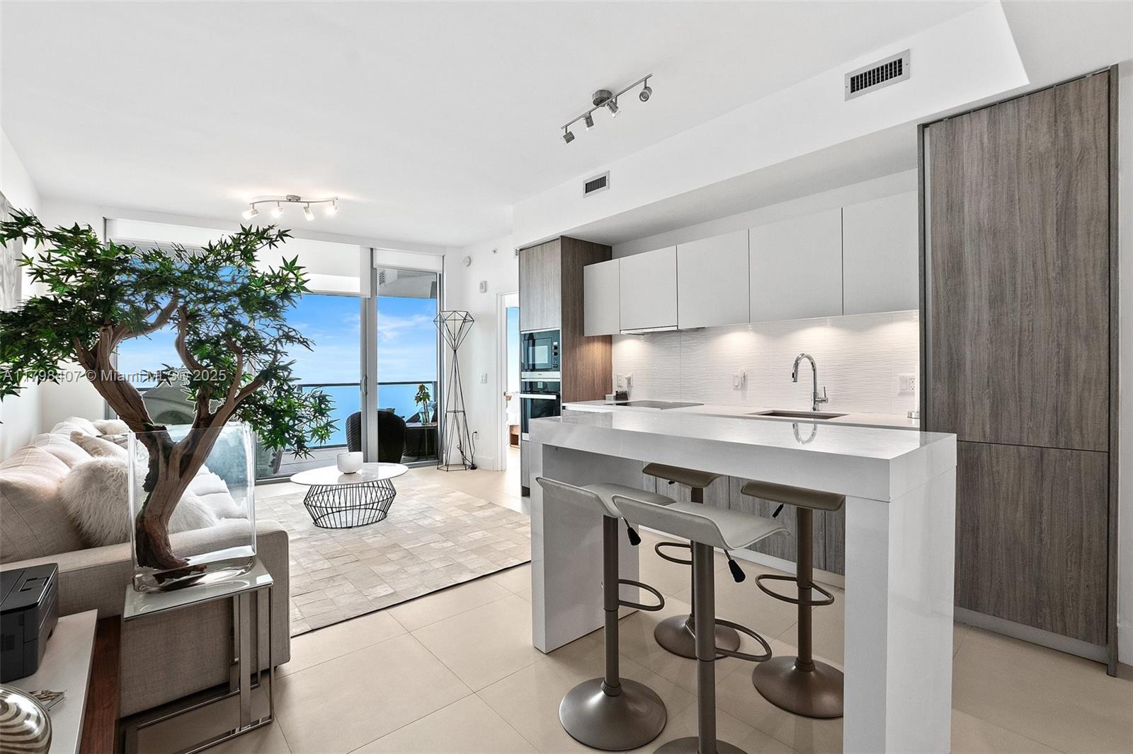 BISCAYNE BEACH CONDO - Residential