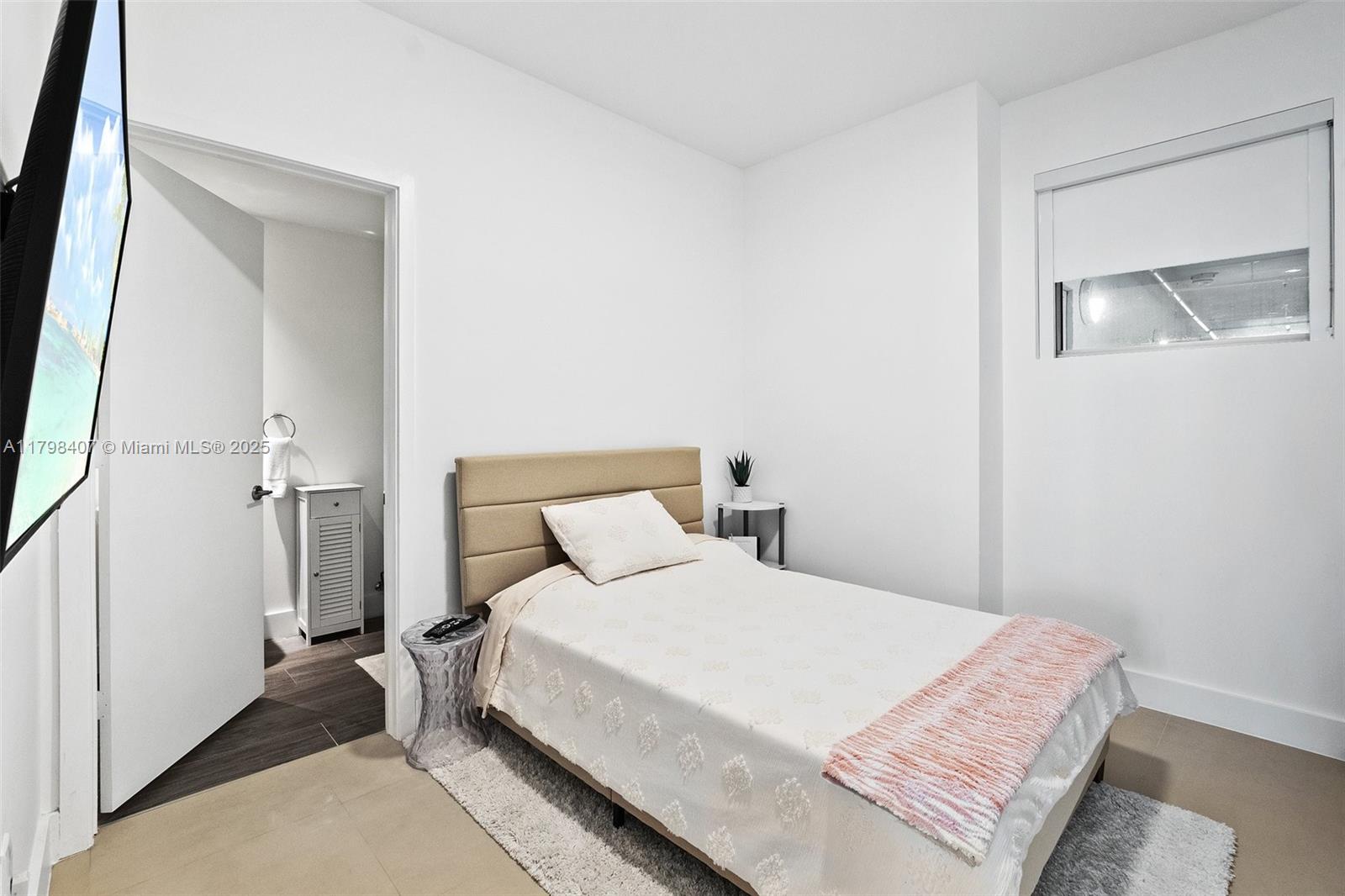 BISCAYNE BEACH CONDO - Residential