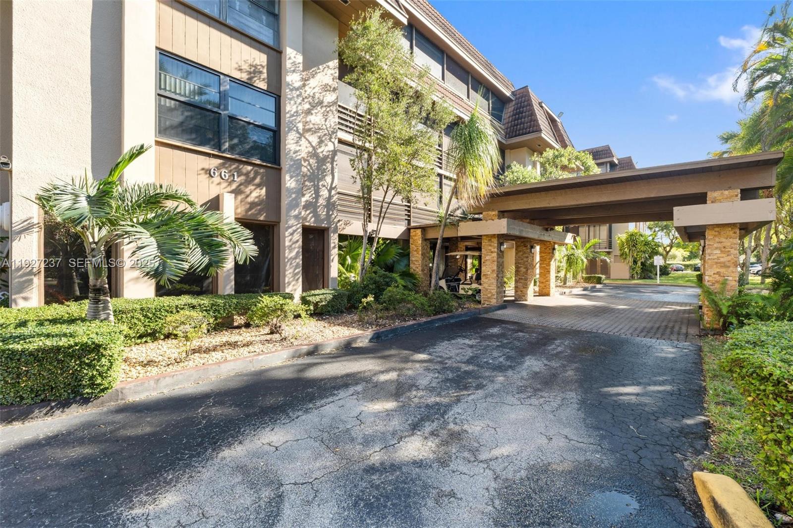 COCO WOOD CONDO - Residential