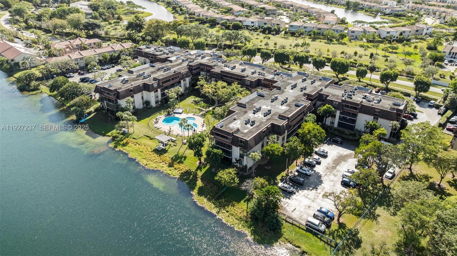 COCO WOOD CONDO - Residential