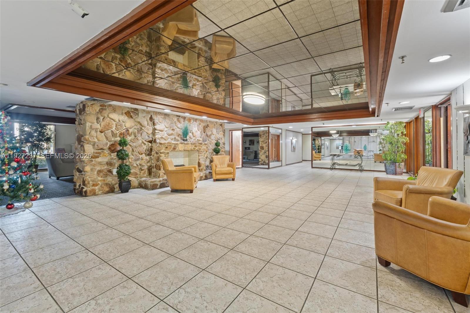 COCO WOOD CONDO - Residential