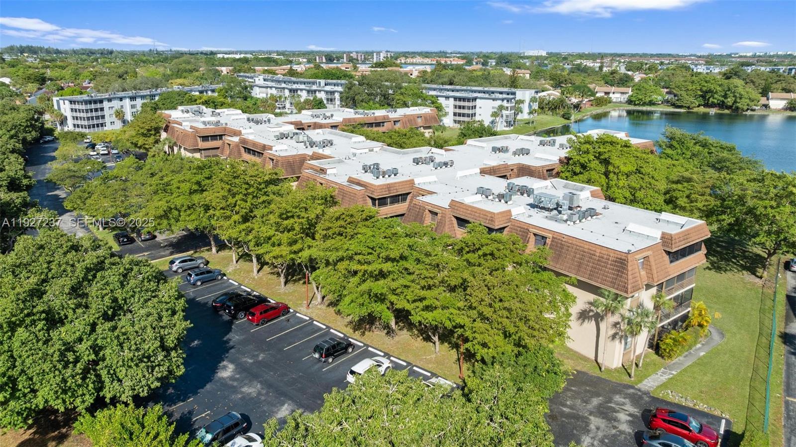 COCO WOOD CONDO - Residential