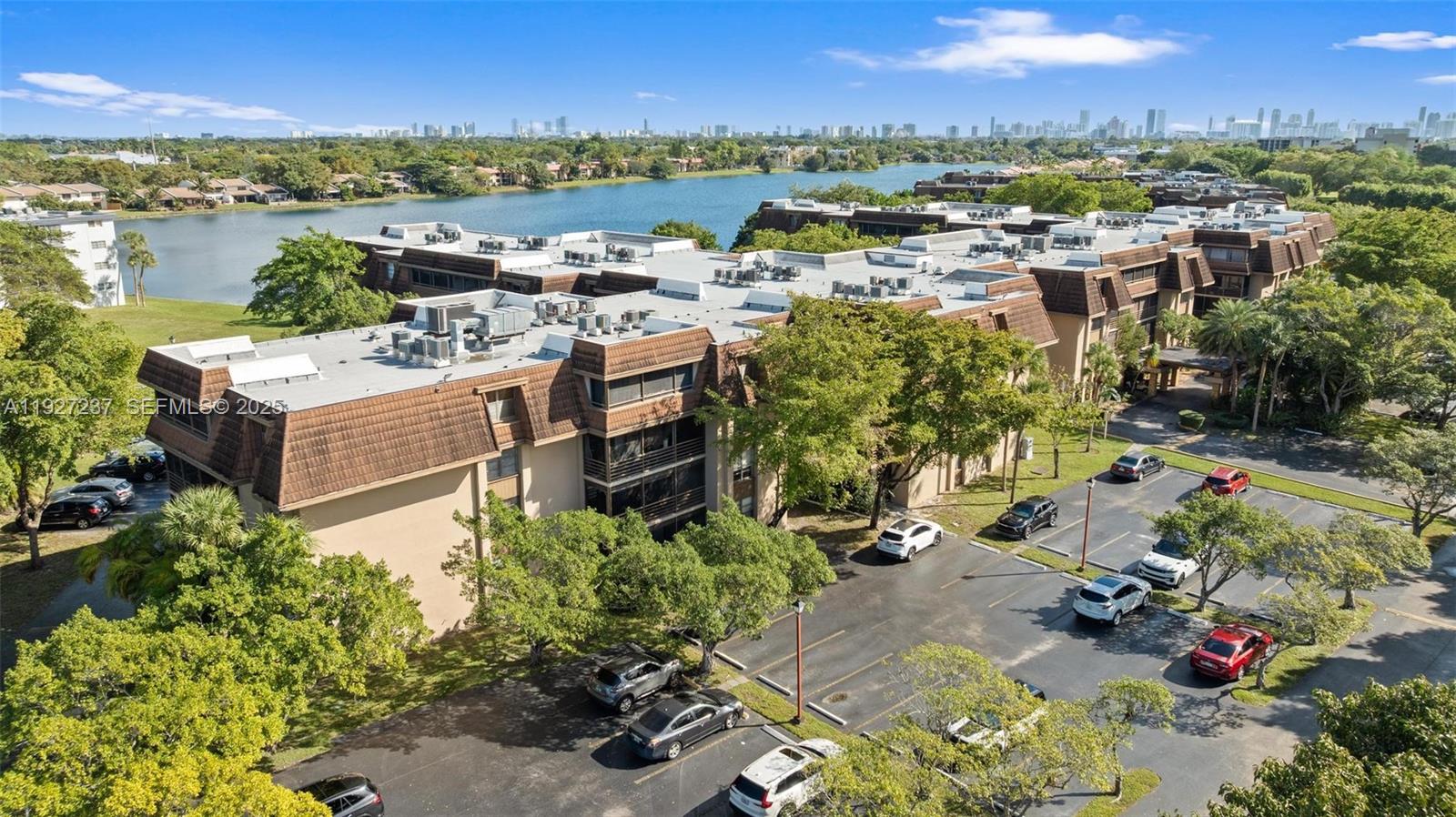 COCO WOOD CONDO - Residential