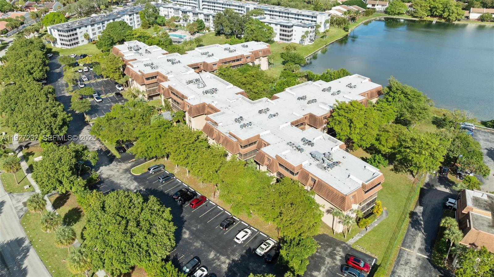 COCO WOOD CONDO - Residential