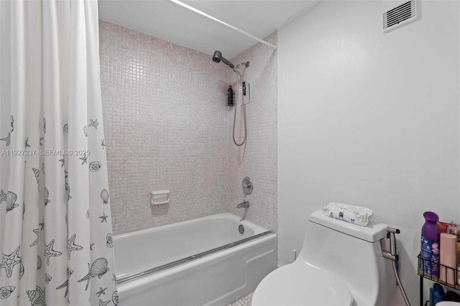 COCO WOOD CONDO - Residential