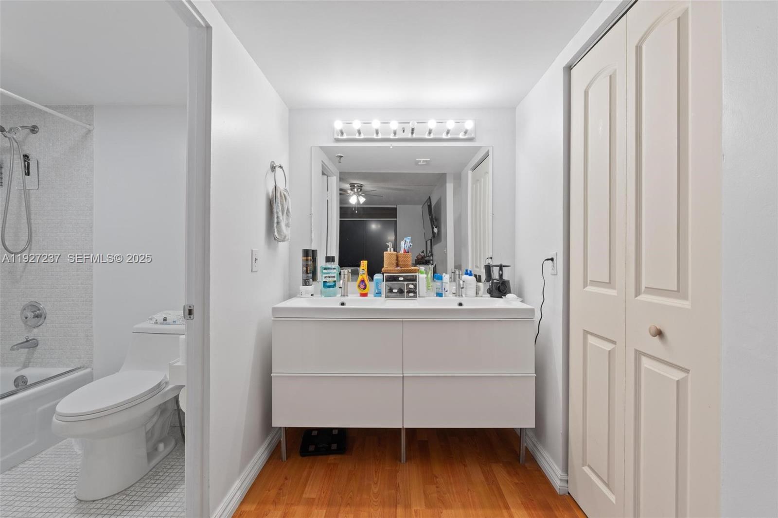 COCO WOOD CONDO - Residential