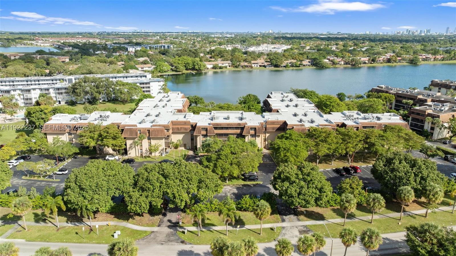 COCO WOOD CONDO - Residential