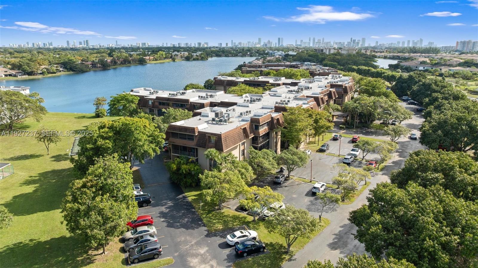 COCO WOOD CONDO - Residential