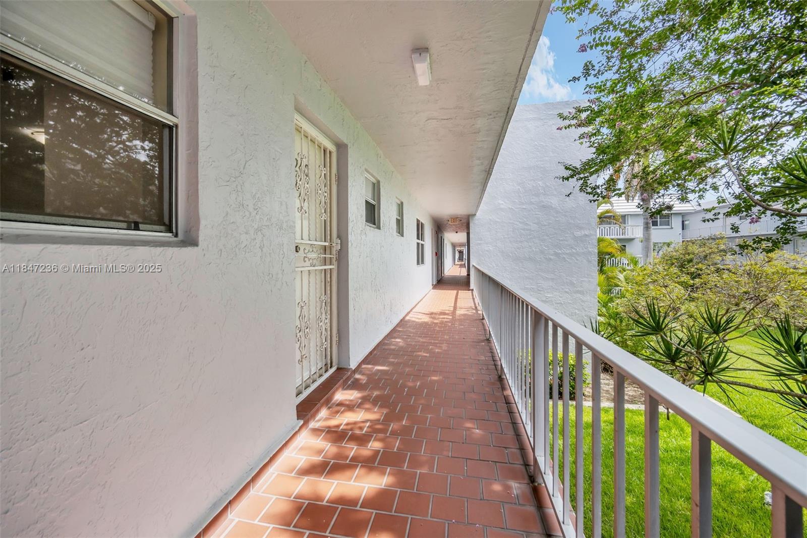100 Edgewater Dr 240