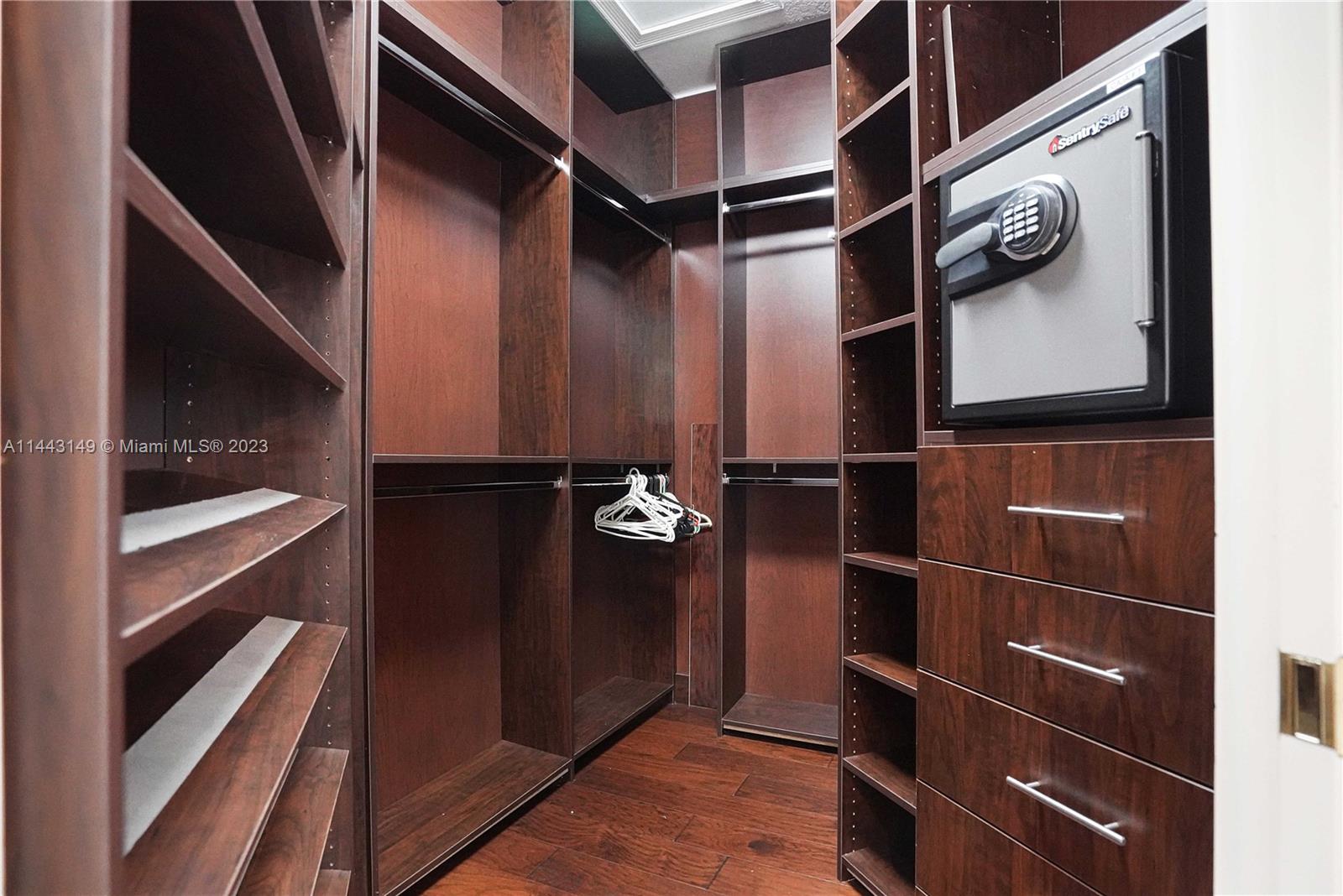 SECTOR 7 SOUTH - PARCELS - Residential