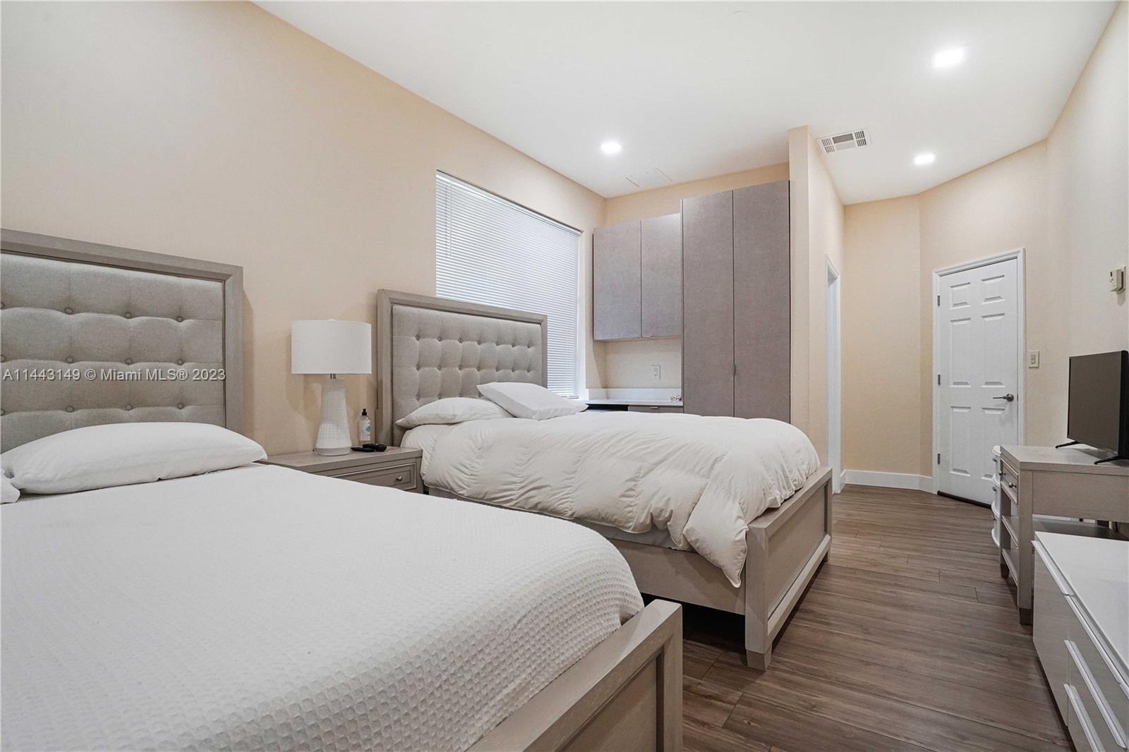 SECTOR 7 SOUTH - PARCELS - Residential