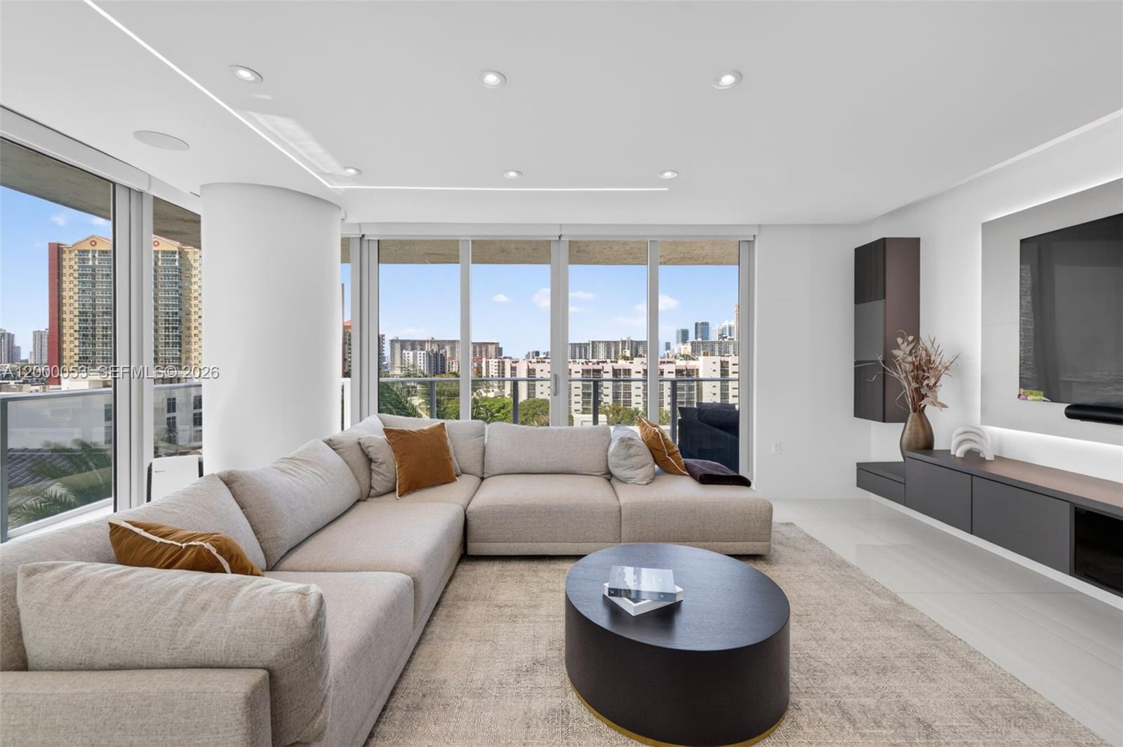 PARQUE TOWERS CONDO - Residential