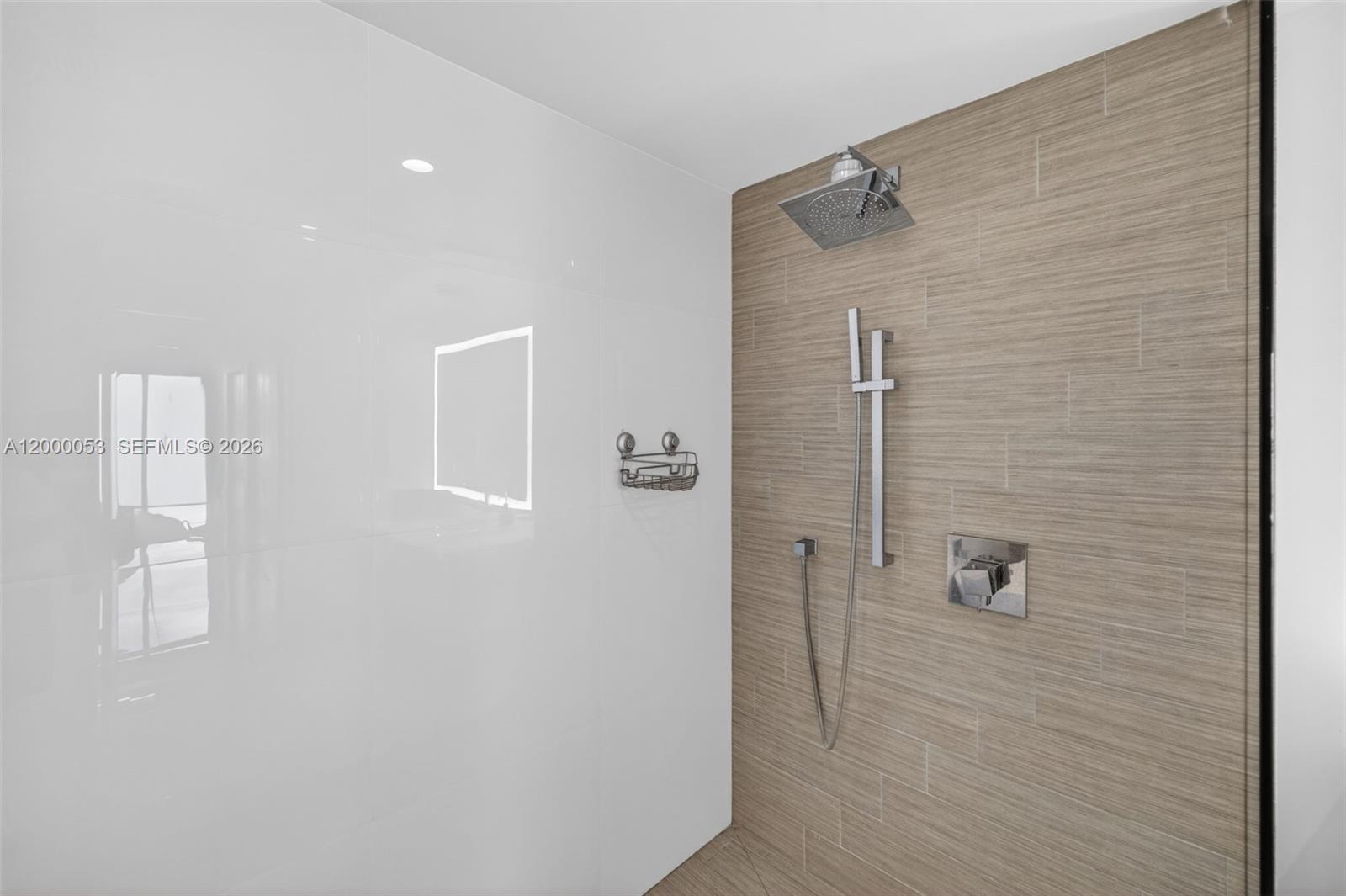 PARQUE TOWERS CONDO - Residential