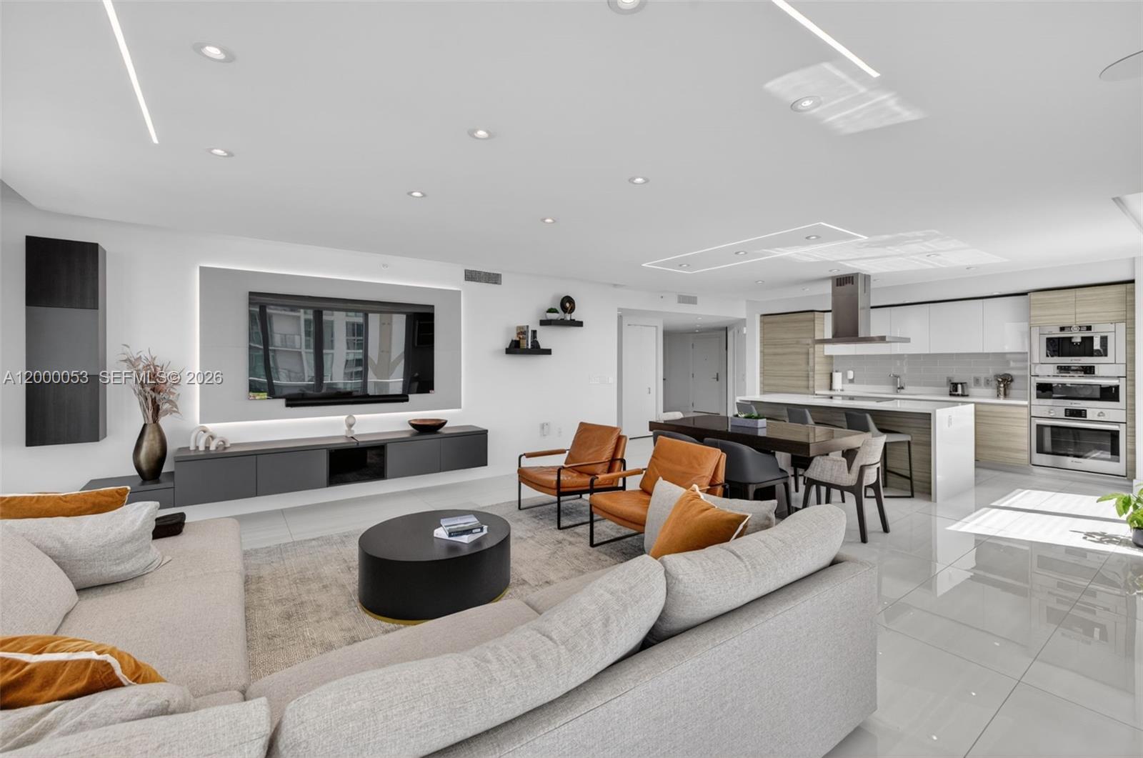 PARQUE TOWERS CONDO - Residential