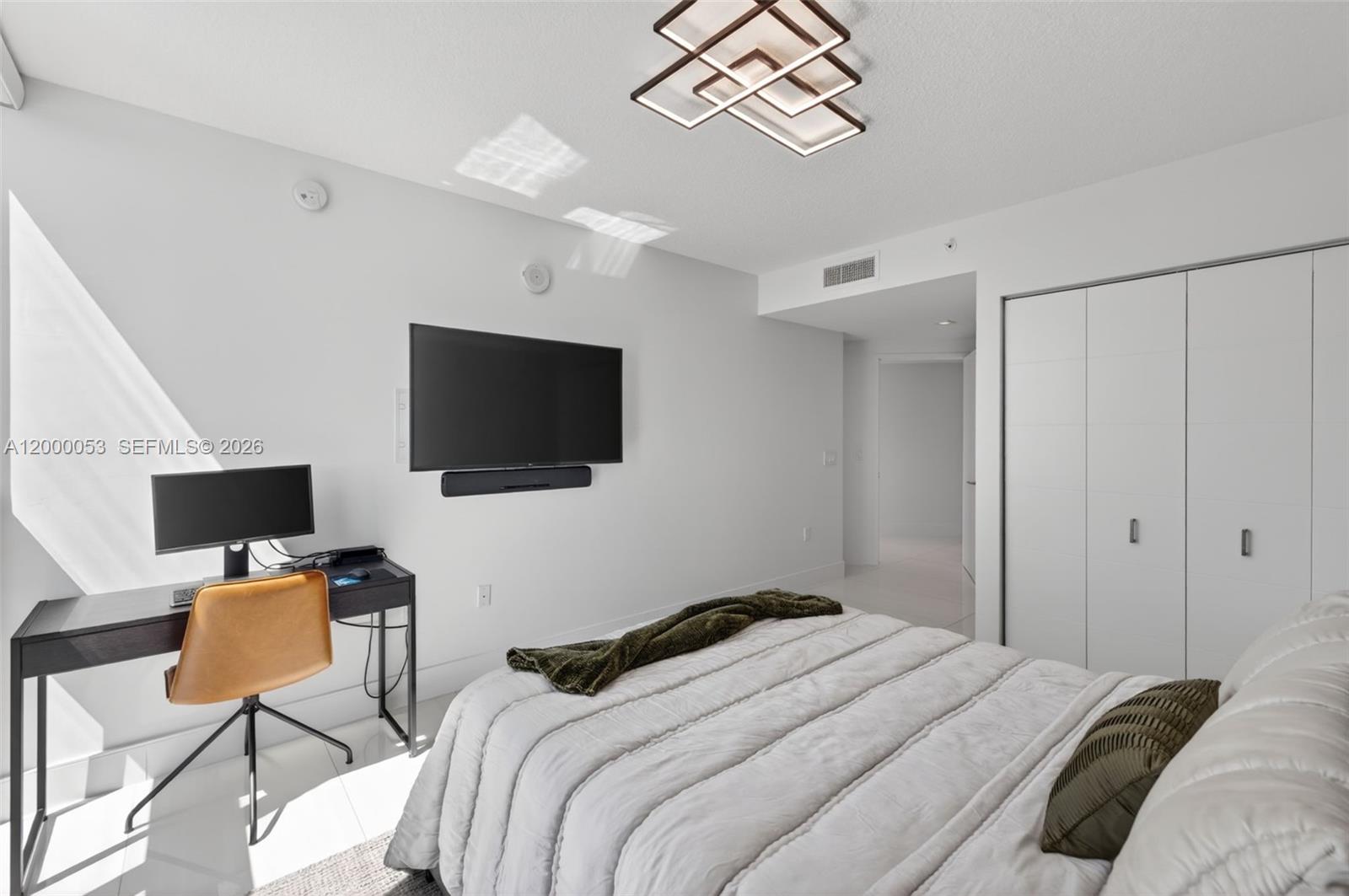 PARQUE TOWERS CONDO - Residential