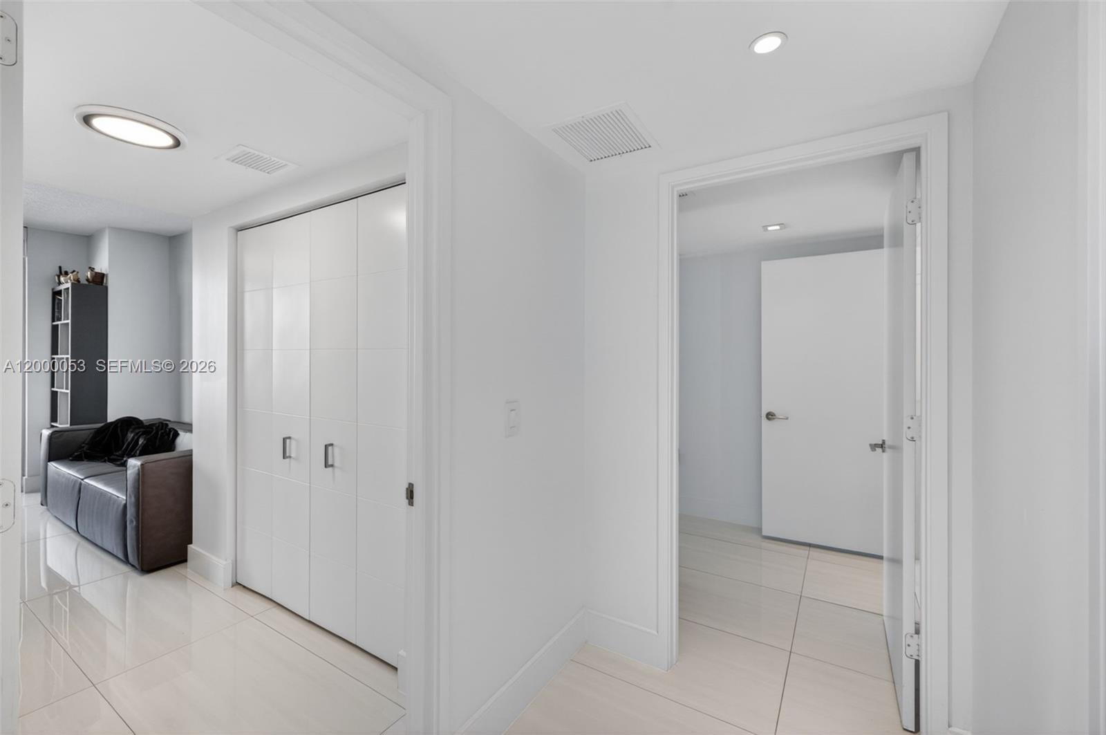 PARQUE TOWERS CONDO - Residential