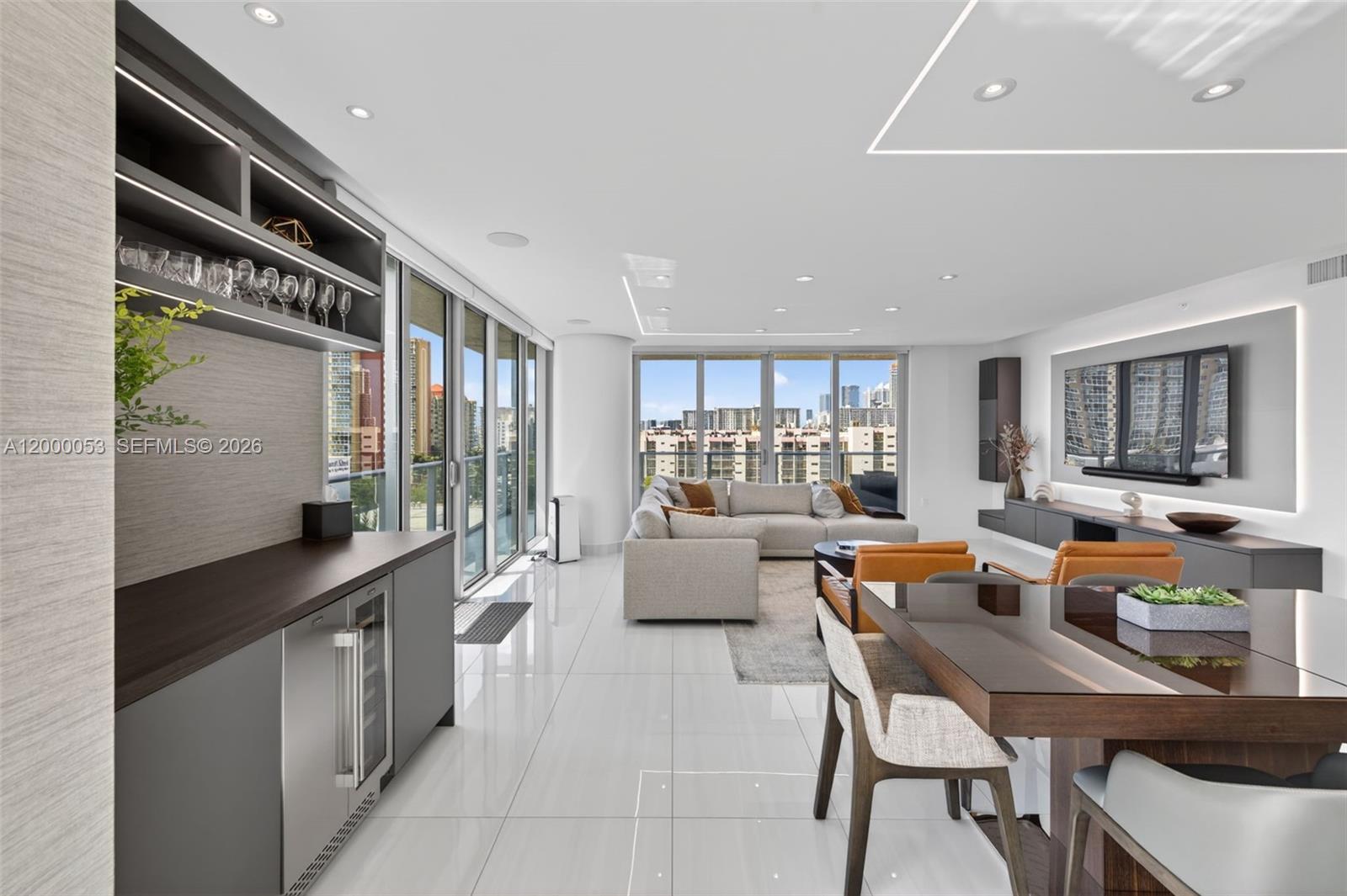 PARQUE TOWERS CONDO - Residential