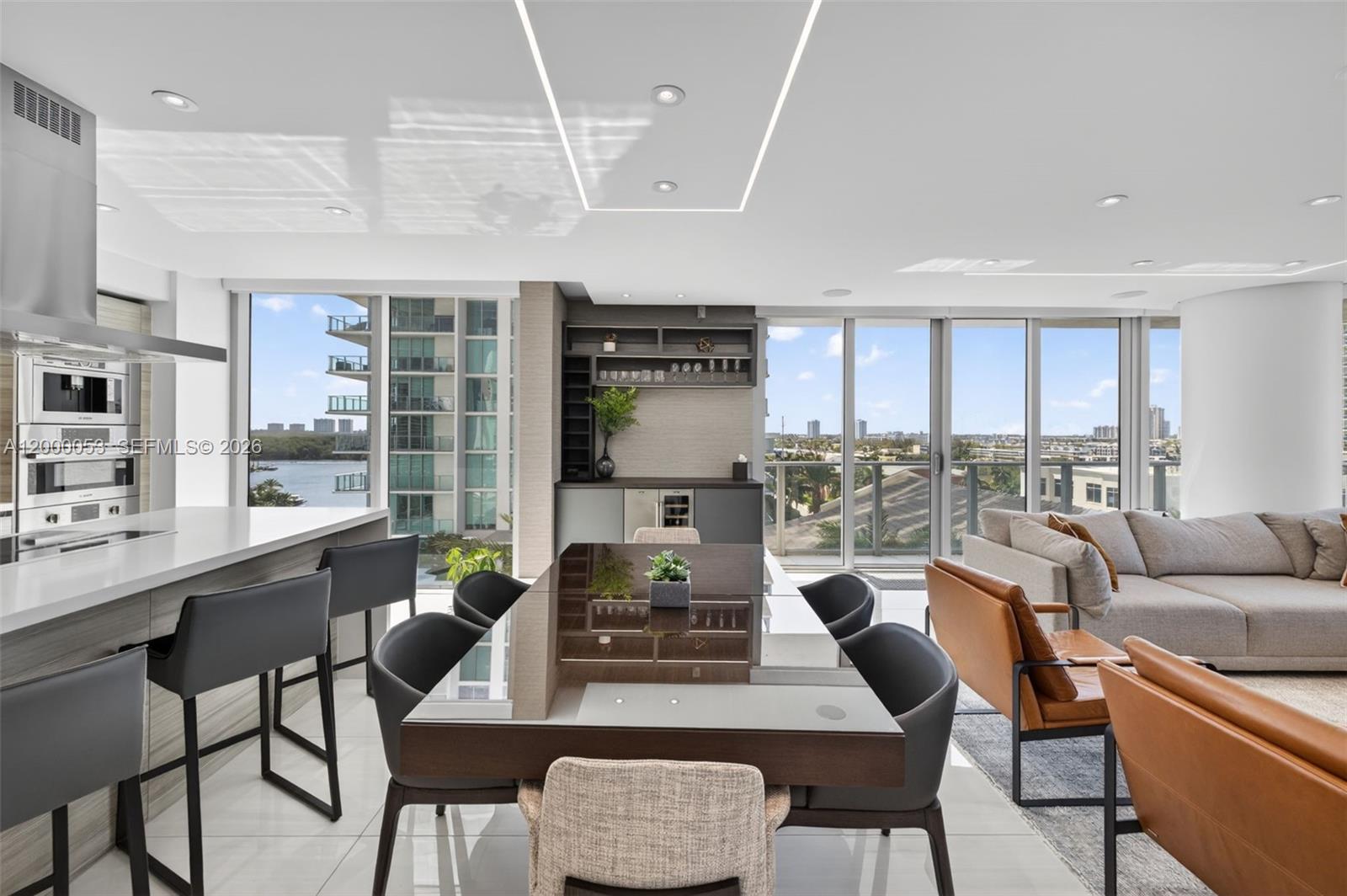 PARQUE TOWERS CONDO - Residential