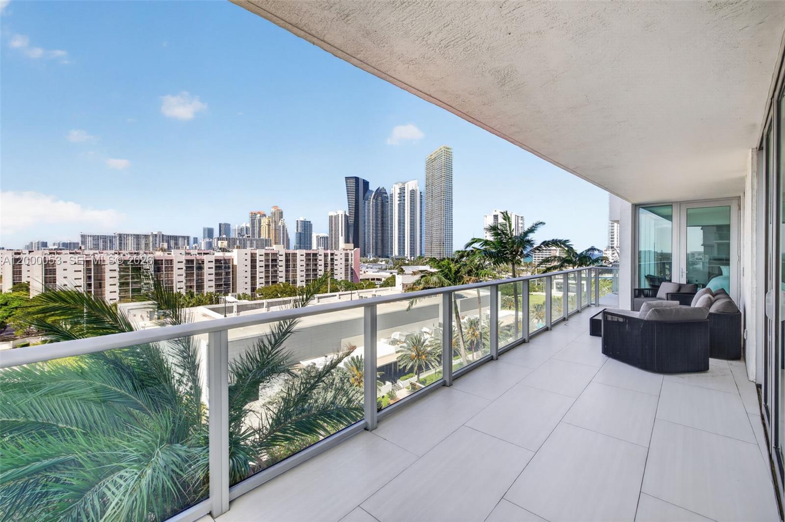 PARQUE TOWERS CONDO - Residential