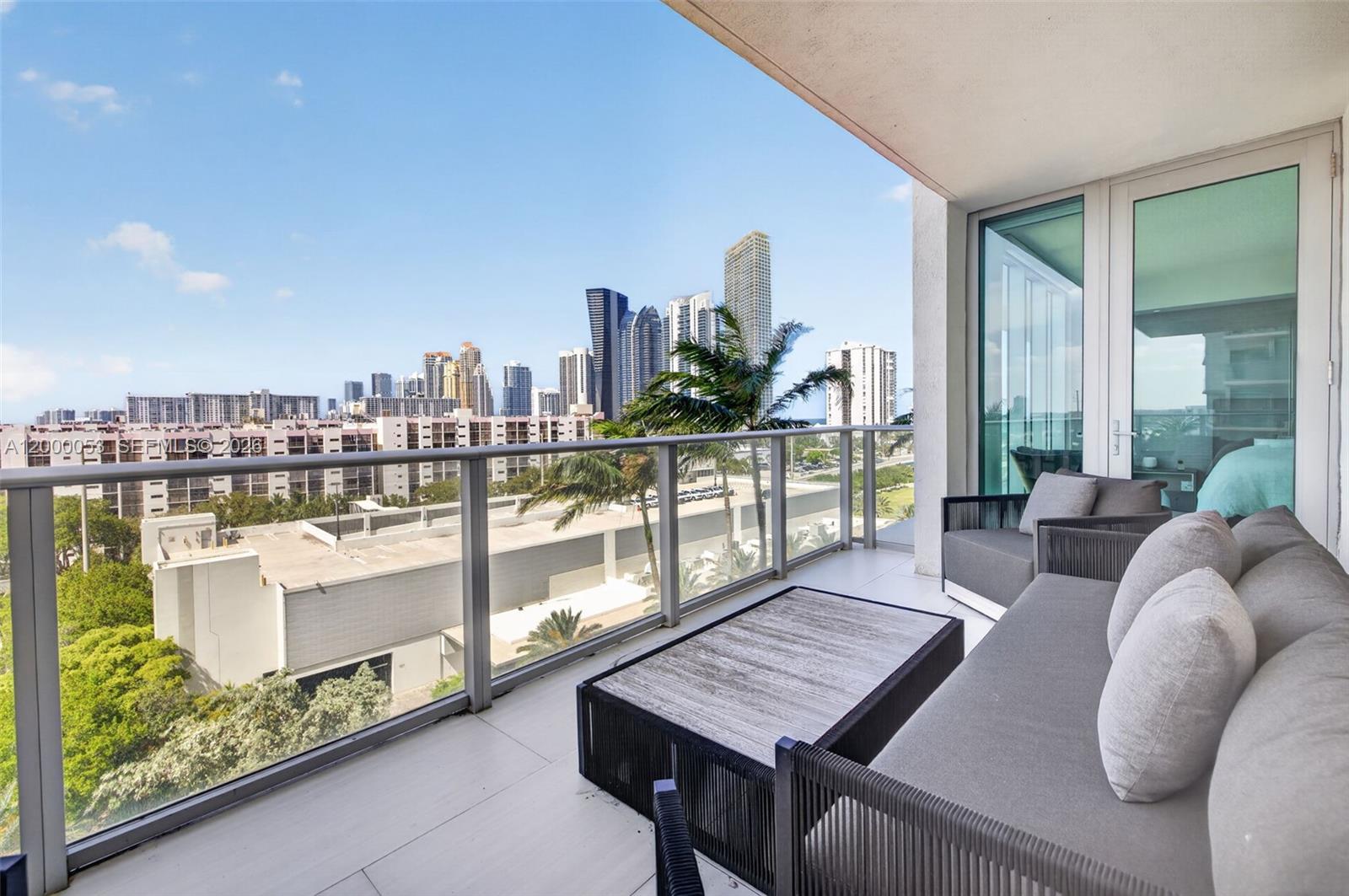 PARQUE TOWERS CONDO - Residential