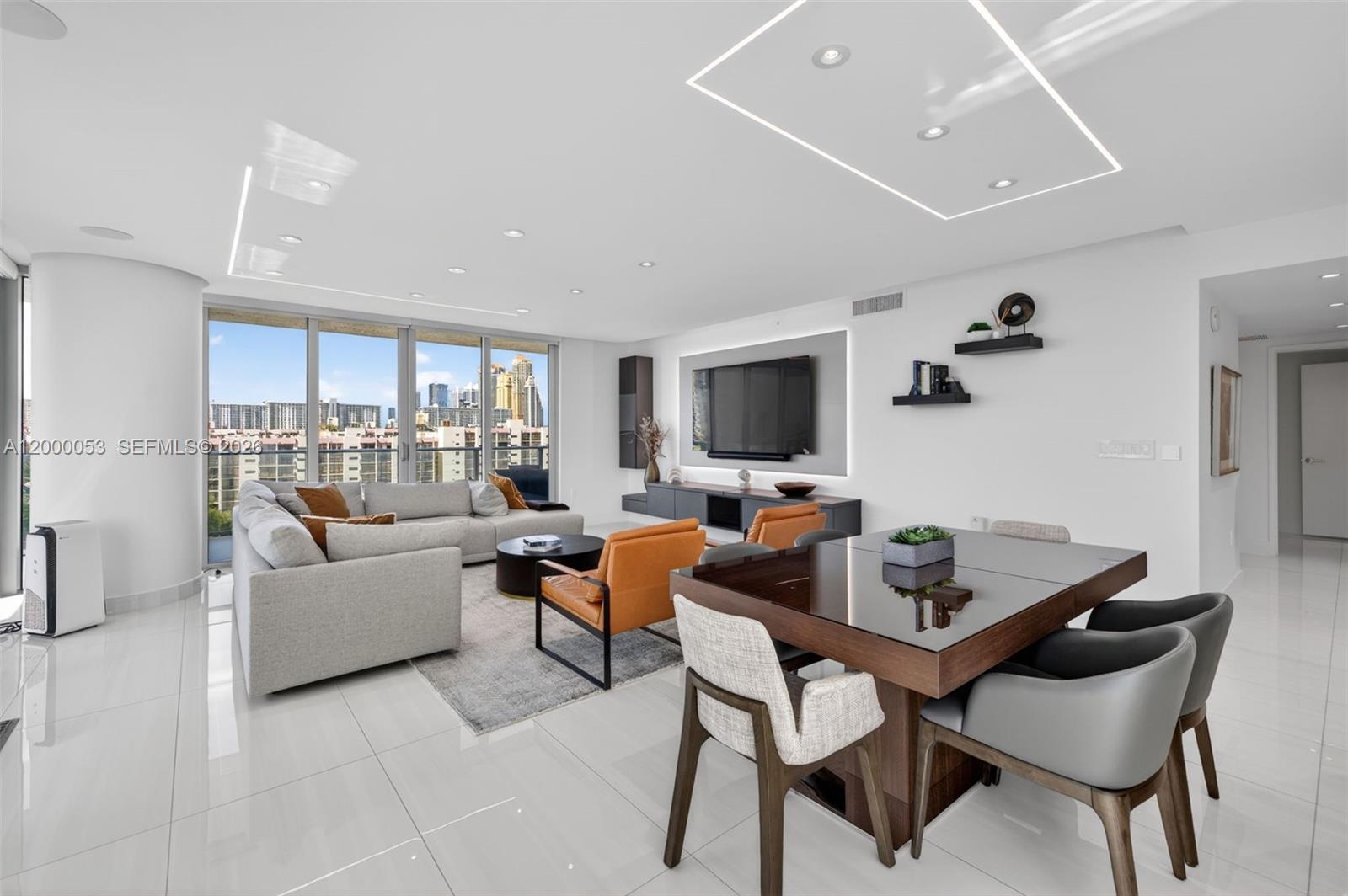 PARQUE TOWERS CONDO - Residential