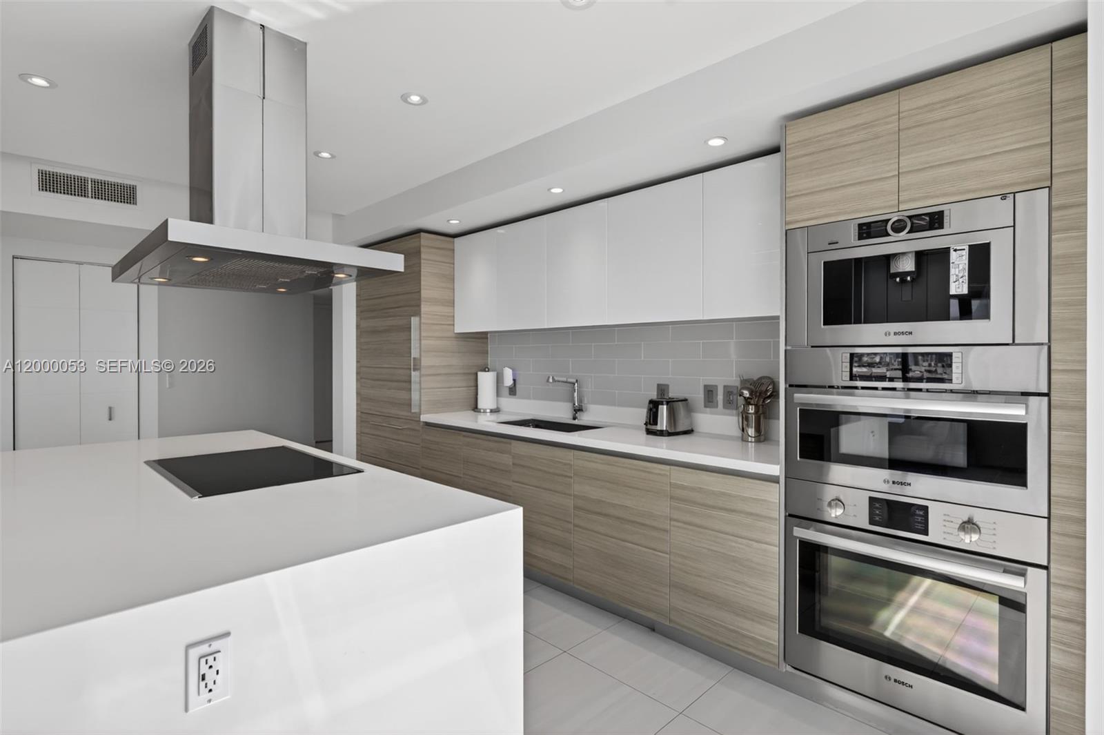 PARQUE TOWERS CONDO - Residential