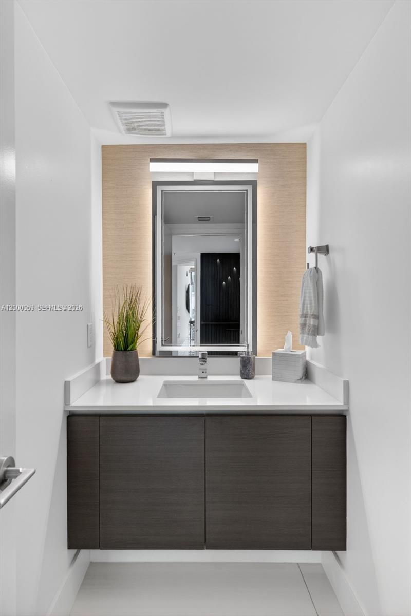 PARQUE TOWERS CONDO - Residential