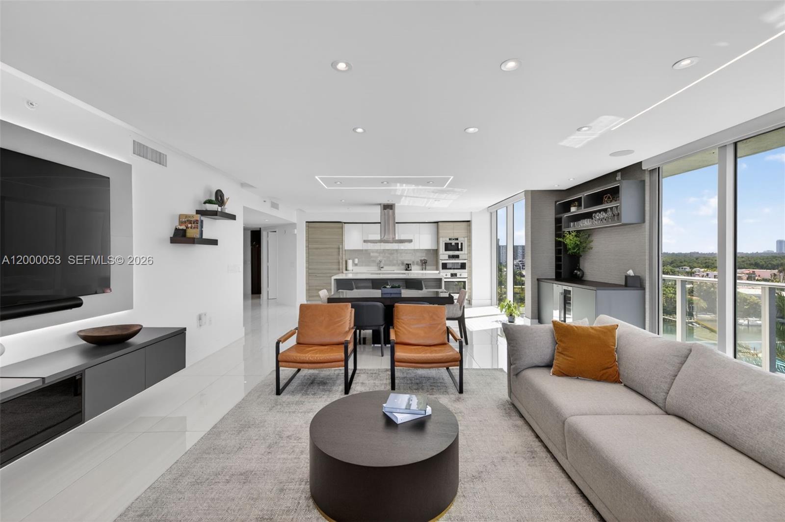 PARQUE TOWERS CONDO - Residential