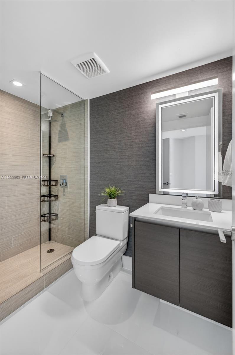 PARQUE TOWERS CONDO - Residential