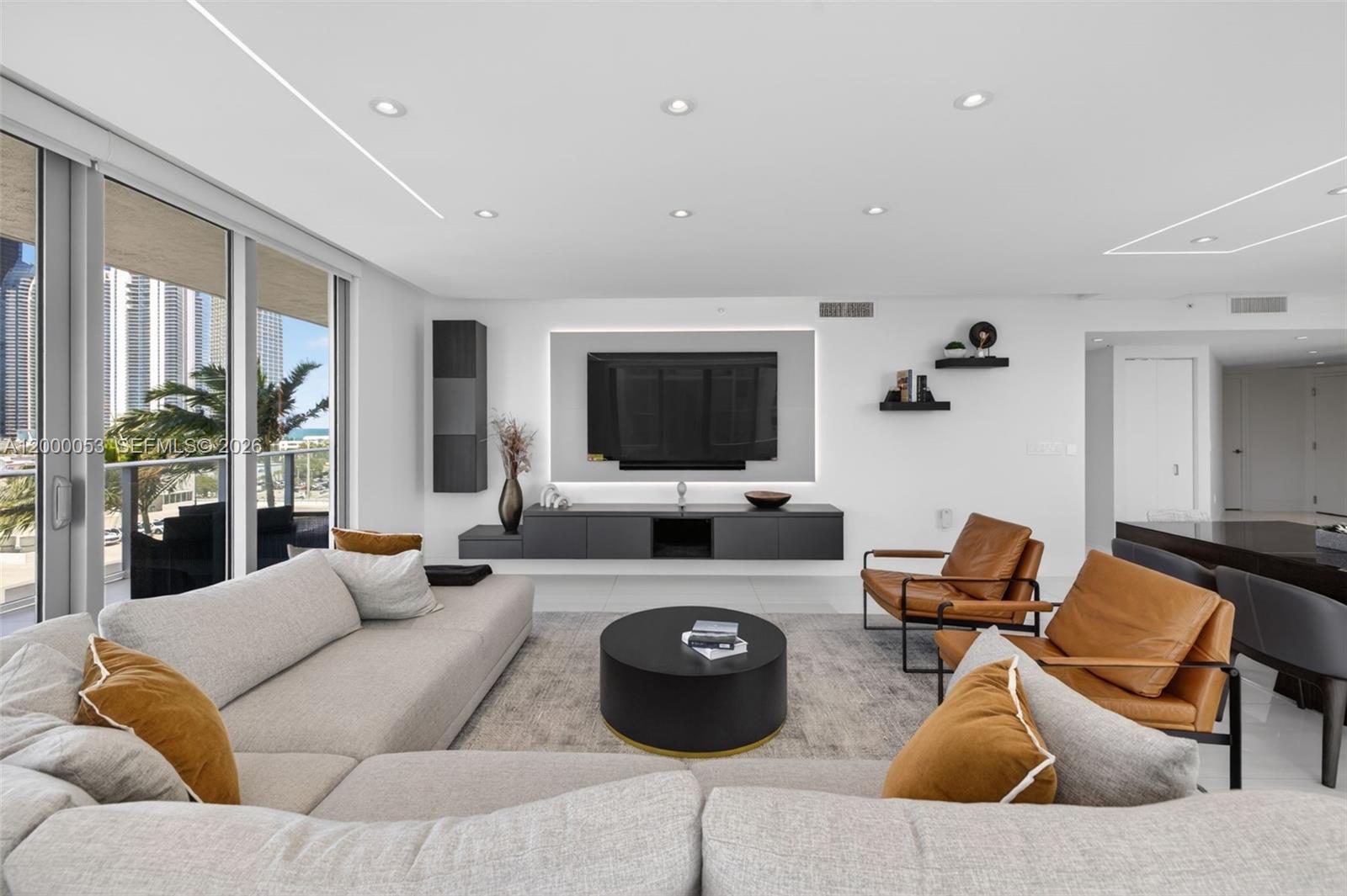 PARQUE TOWERS CONDO - Residential