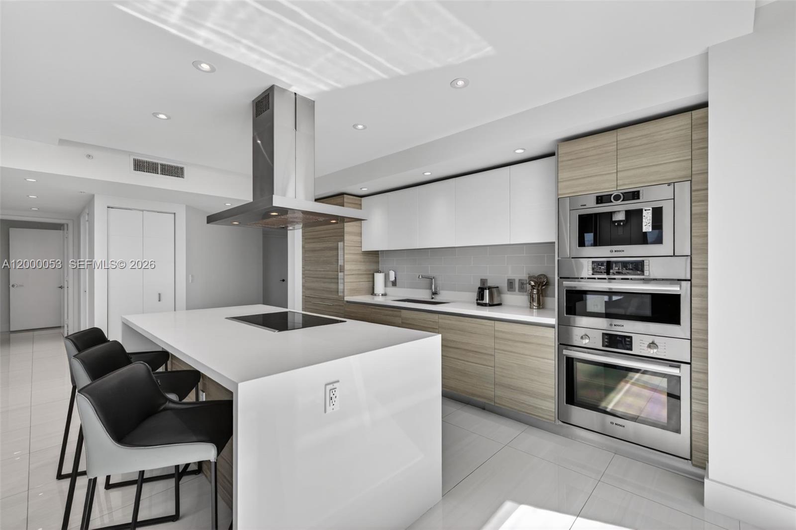 PARQUE TOWERS CONDO - Residential