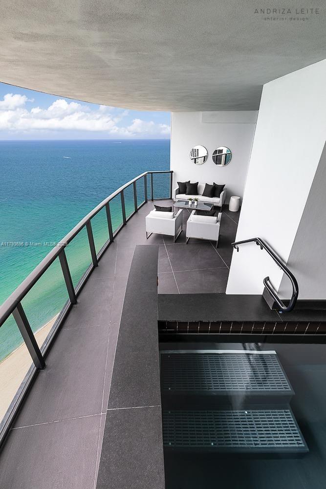 18555 COLLINS AVENUE COND - Residential