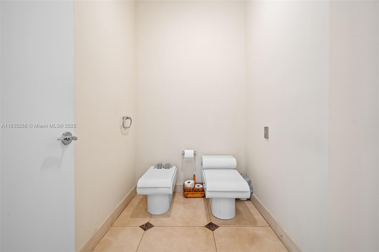 COLLINS ACRES - Residential