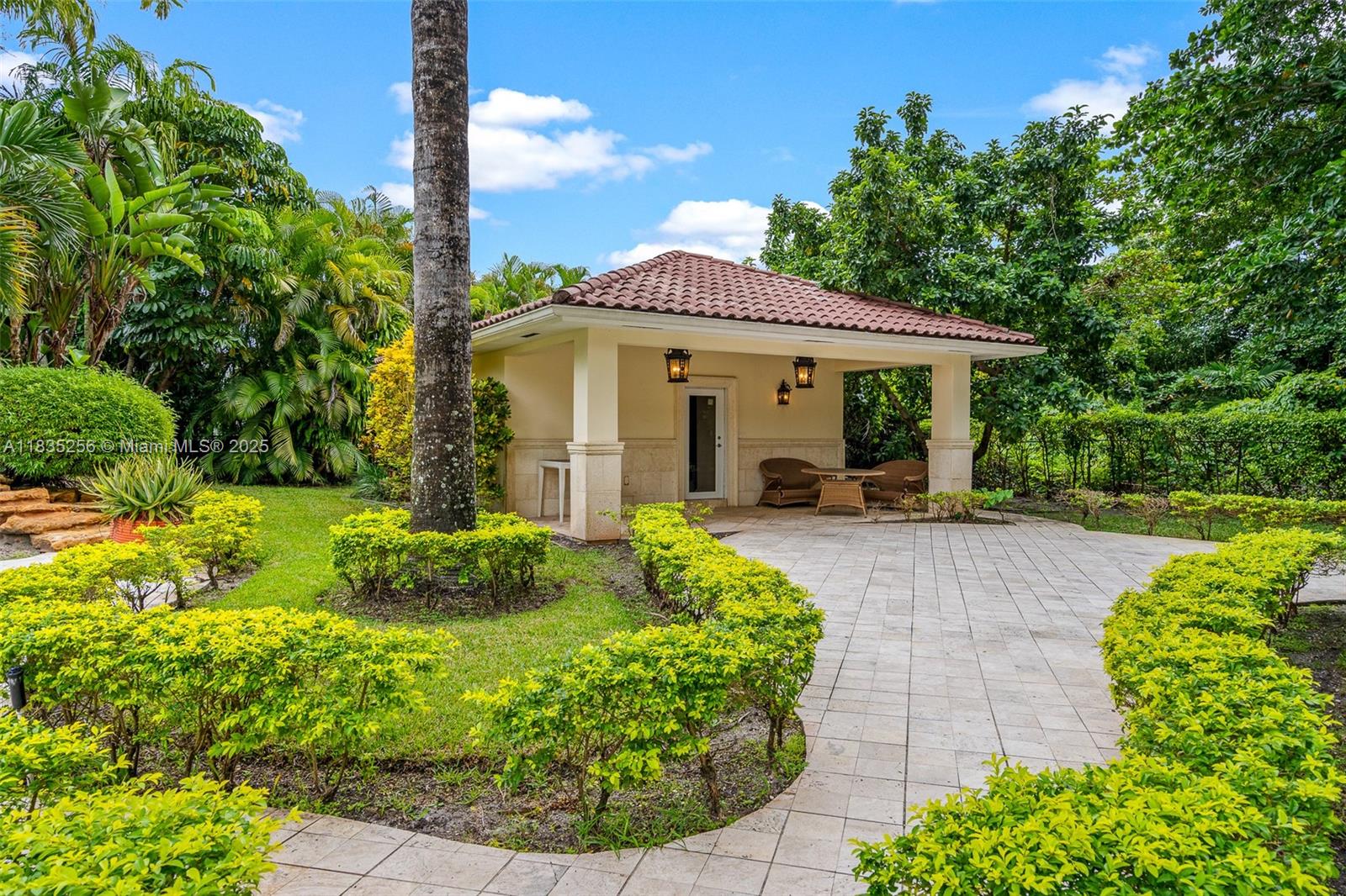 COLLINS ACRES - Residential