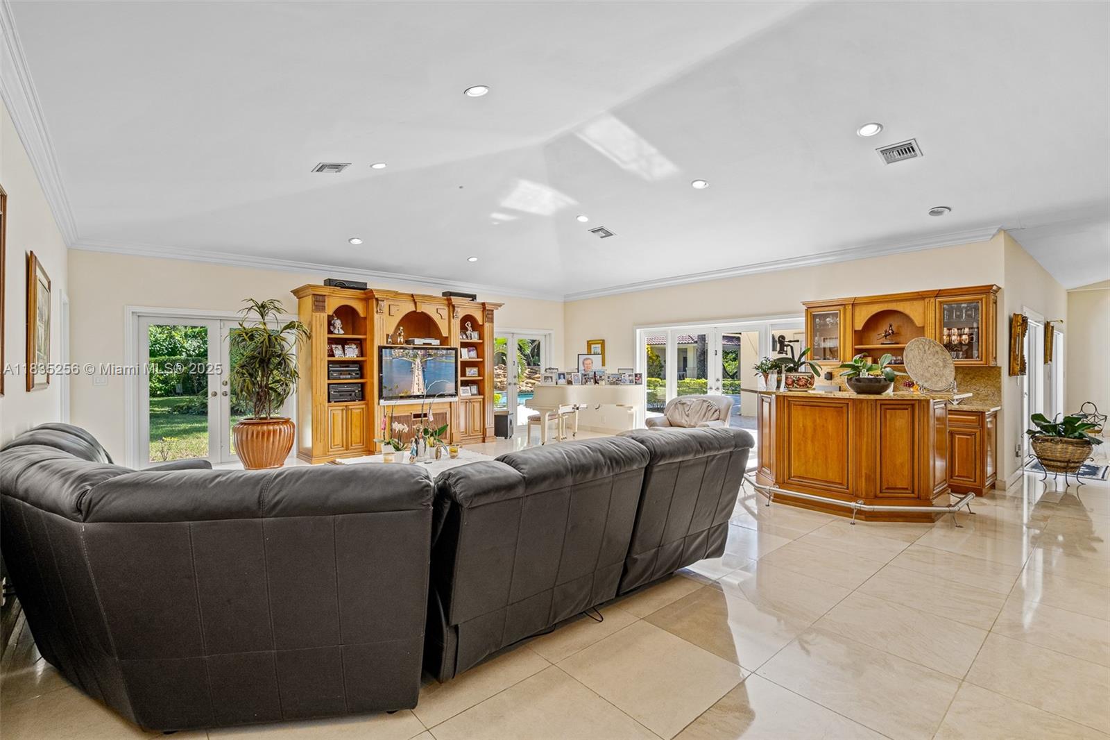 COLLINS ACRES - Residential