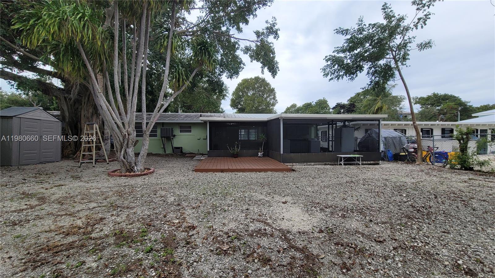 TWIN LAKES - Residential