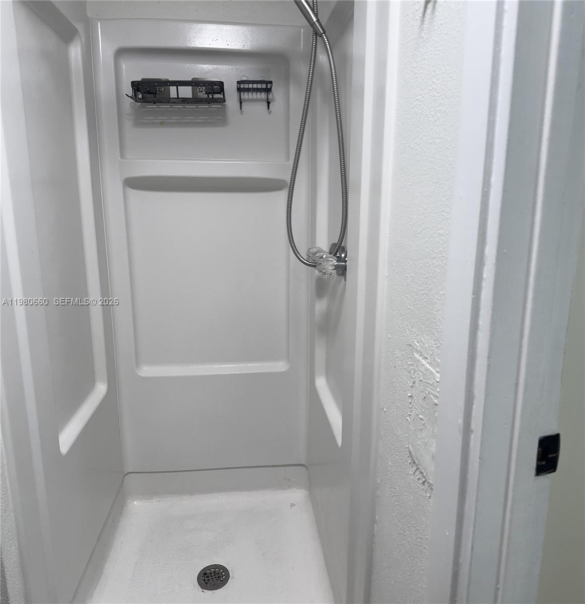 TWIN LAKES - Residential