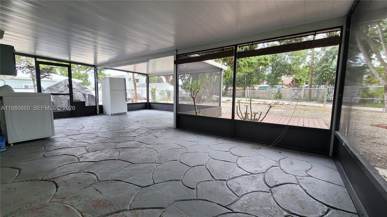 TWIN LAKES - Residential