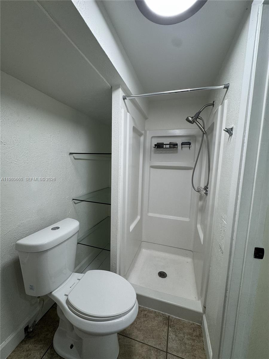 TWIN LAKES - Residential