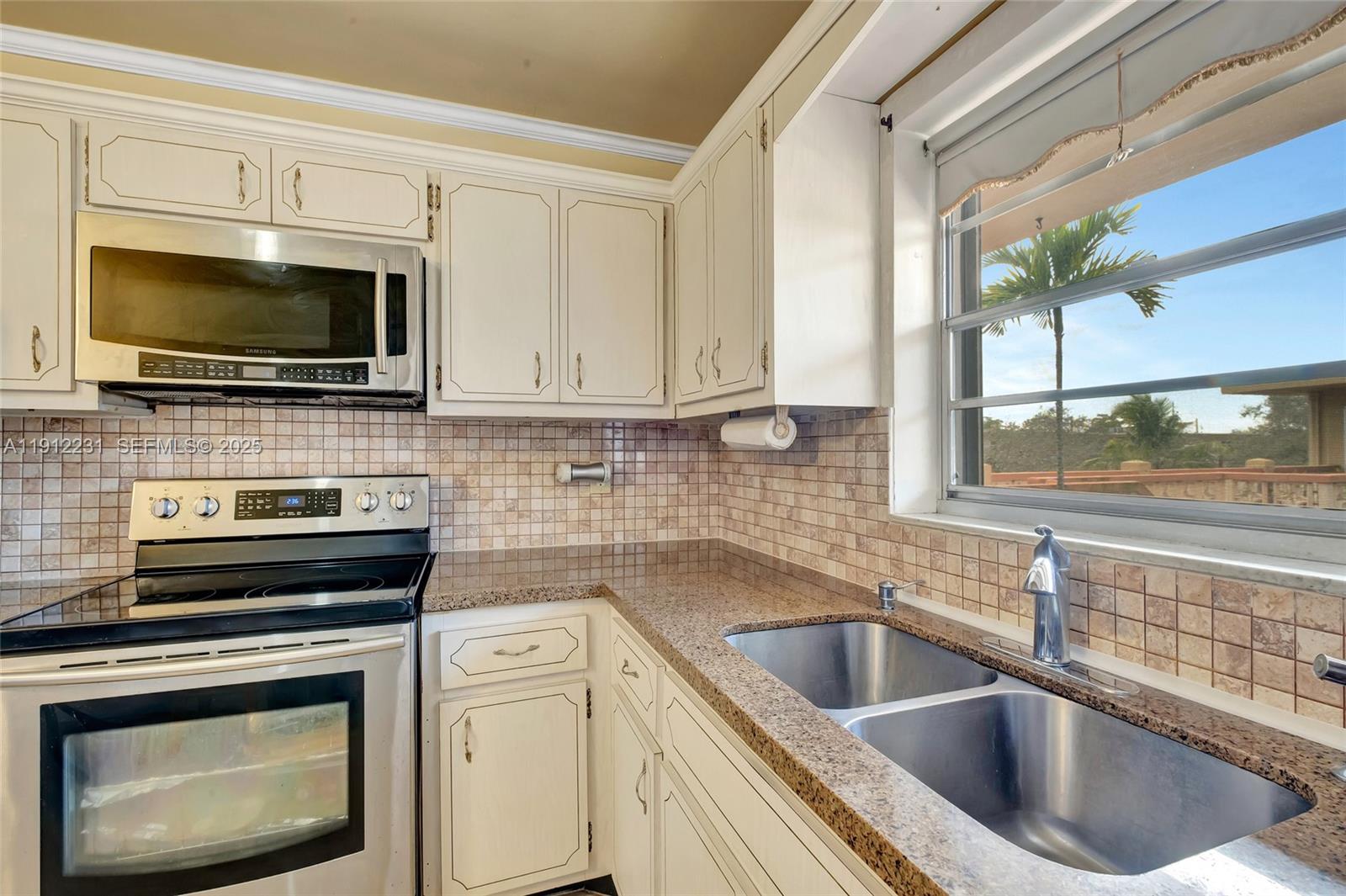 BARCLAY ARMS CONDO - Residential