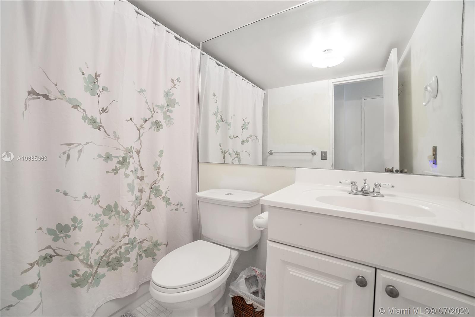 BAYVIEW TERR CONDO - Residential Lease