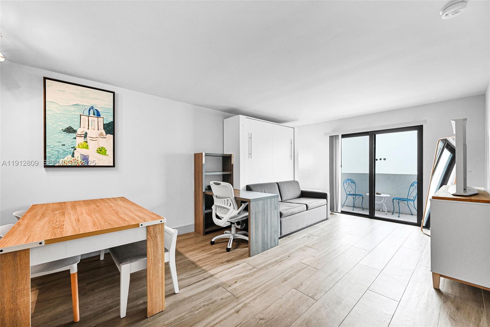 1418 Collins Ave 302