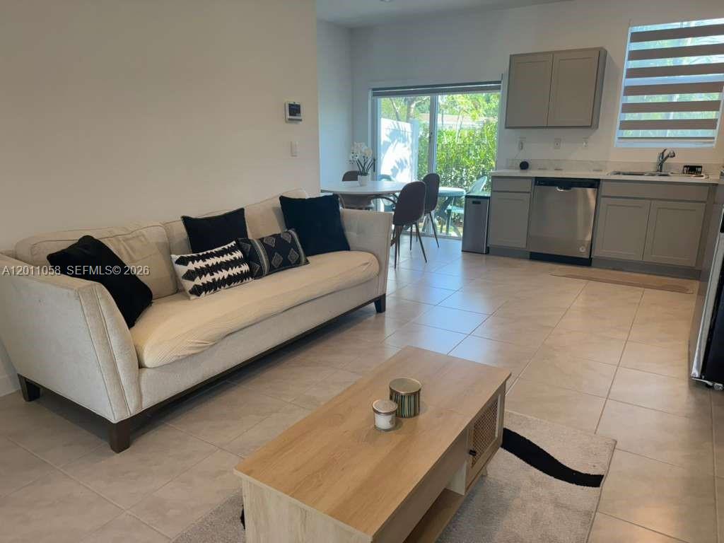 336 NW 8th Ct