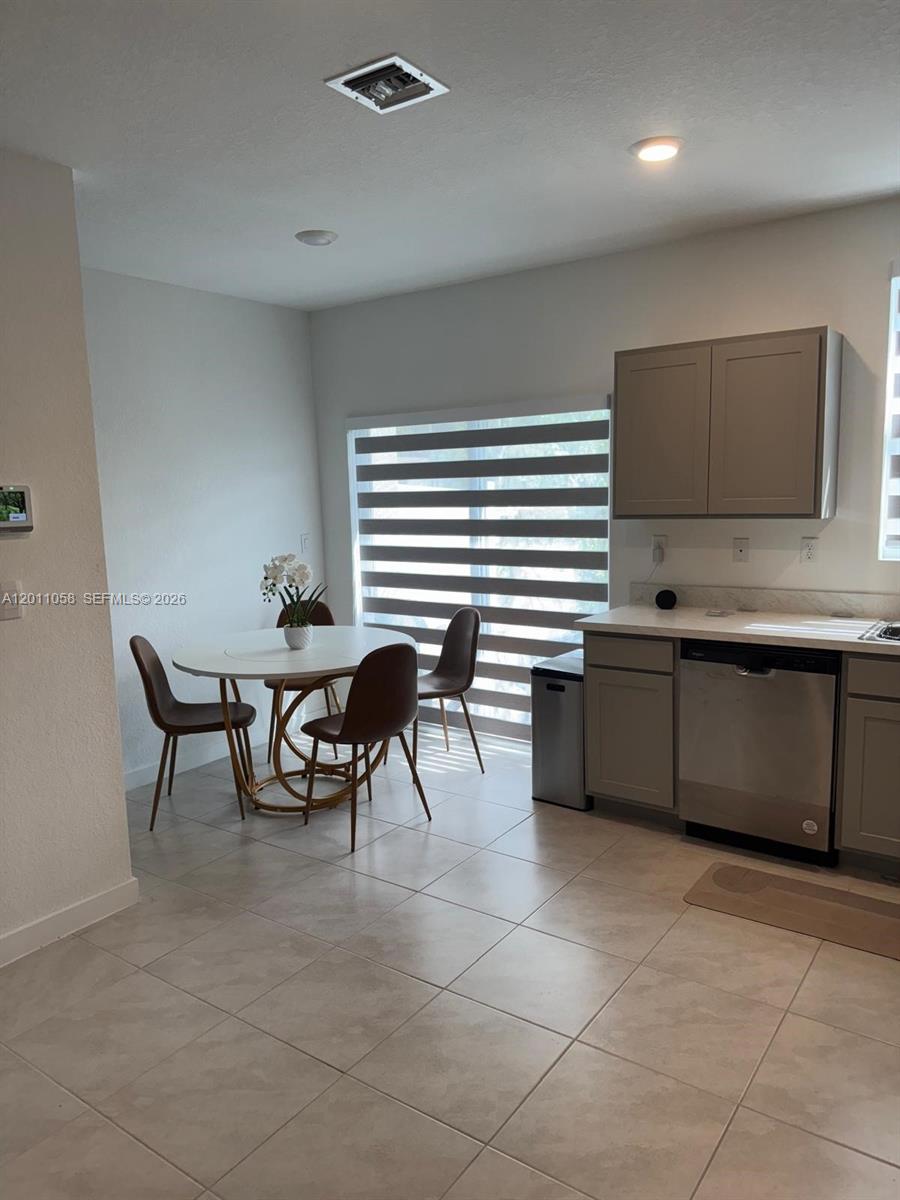 HIGHLAND OAKS - Residential