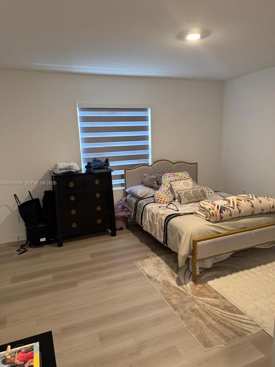 HIGHLAND OAKS - Residential