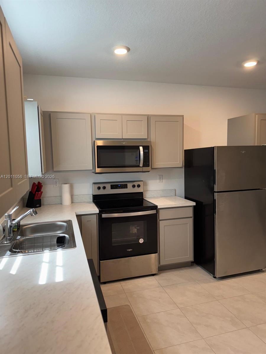 HIGHLAND OAKS - Residential
