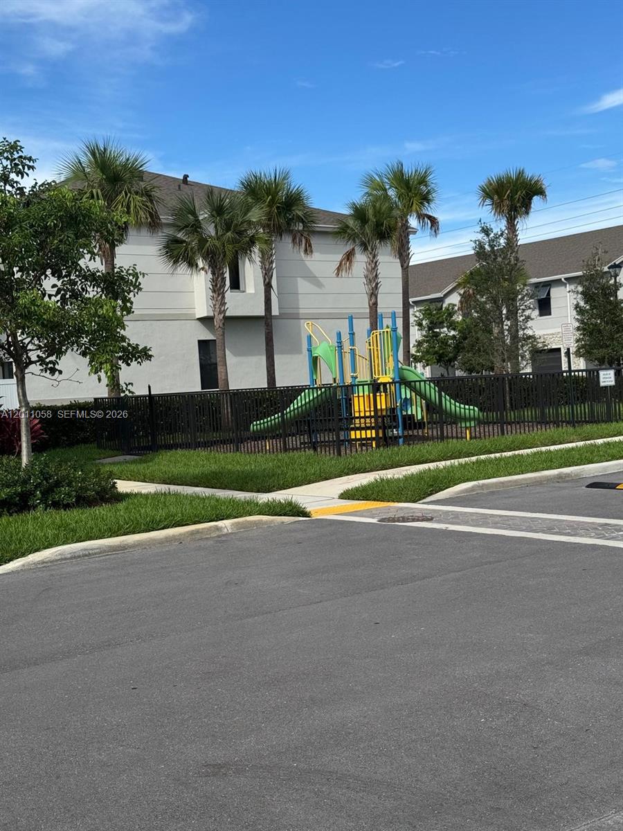 HIGHLAND OAKS - Residential